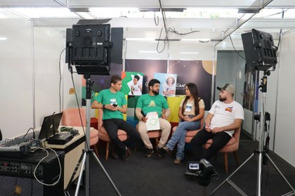 Estudantes participam de roda de conversa e apresentam os projetos que expuseram na Agrotins 2026