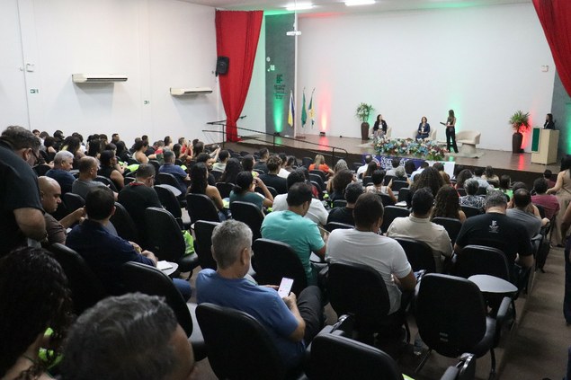 Seminário Administrativo do IFTO começa com apresentações culturais e palestra sobre aposentadoria